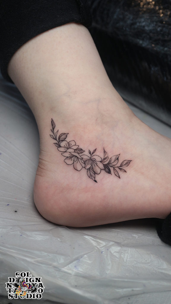 名古屋　タトゥー　女性